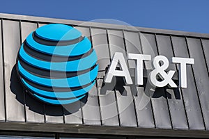 Lafayette - Circa September 2017: AT&T Mobility Wireless Retail Store. AT&T now offers IPTV, VoIP, Cell Phones and DirecTV XX