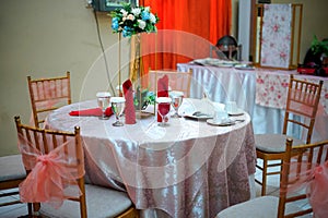 table arrangement for wedding ceremony