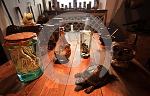 Table medieval alchemist