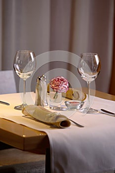 Table place setting for a meal