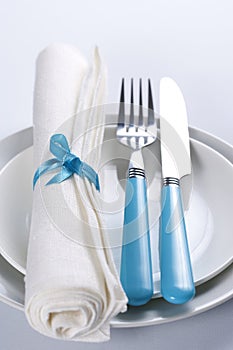 Table setting in blue and white