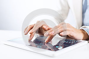 Tablet computer for financial data analysis