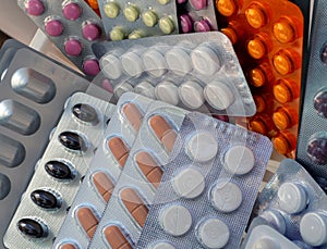 Tablets in blisters from various diseases are arranged in an orderly manner.