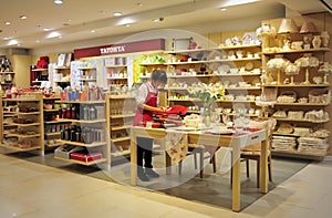 Tableware shop