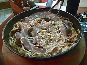 Tagliatelle alla vongole photo