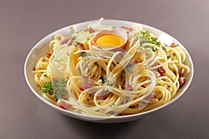 tagliatelle with egg and bacon