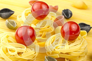 Tagliatelle and fresh tomatoes