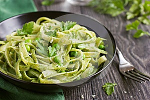 Spinaci un verde piselli 