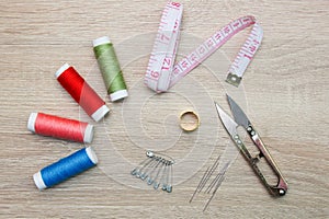 Tailor accessories. Swing thread and needles.