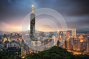 Taipei 101 building and Taipei city at evening