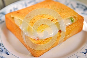 Taiwanese Food (coffin bread)