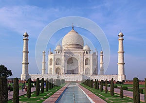 Taj mahal in evening light