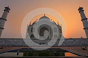 Taj Mahal at sunrise, Agra, Uttar Pradesh, India