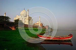 The Tajmahal & the boat. photo