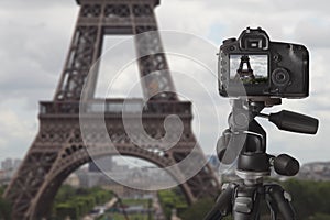 Taking picture of Eiffel tower in Paris