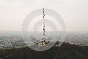 Tall lattice telecommunication tower