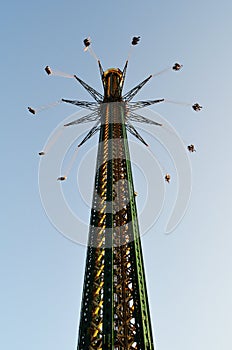 Tallest swinging carousel