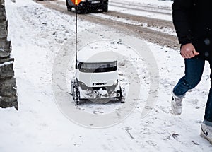 Starship self driving contactless food delivery robot