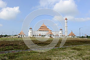 Taman Ilmu Mosque, the largest mosque in Terengganu and can accommodate 10000 worshipers in main prayer hall during prayer time.