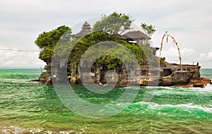 Tanah Lot temple (Pura Tanah Lot) photo