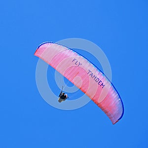 Tandem paraglider