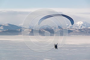 A tandem paraplan flight