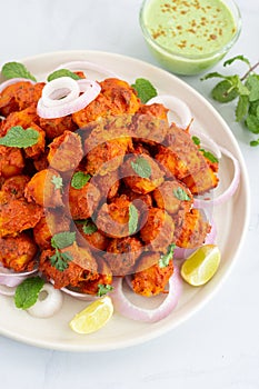 Tandoori Aloo / Tandoori Potatoes with Mint Chutney - Vegetarian Appetizer Dish