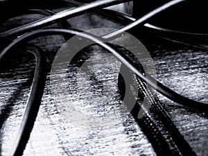 Tangled, kabel, black and white,