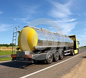 Tanker truck