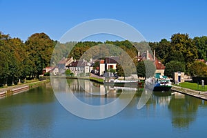 Tanlay Canal de Bourgogne