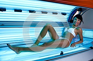 Tanning at solarium