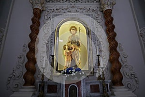 Taormina - Altare laterale della Chiesa di San Giuseppe