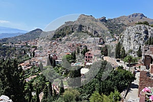 Taormina - Panorama del centro storico dal teatro antico