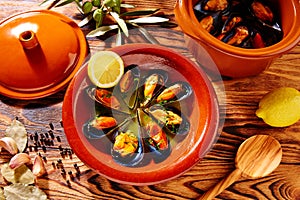 Tapas mejillones al vapor steamed mussels Spain