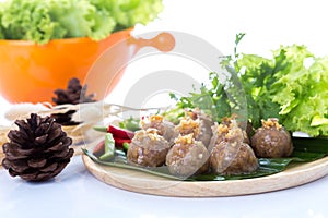 Tapioca balls with pork filling