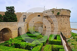 Taranto castle photo