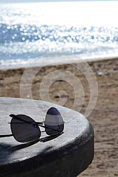 Tarde a la orilla de la playa photo