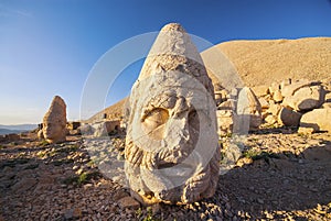 TÃÂ¼rkiye adÃÂ±yaman  nemrut tarihi tÃÂ¼rist photo