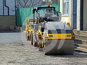 Tarmac road roller