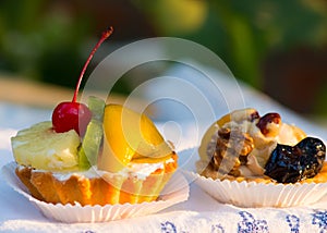 Tartlets with fruit