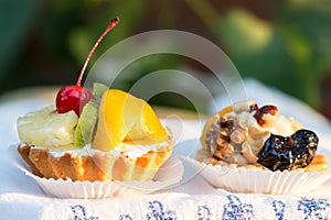 Tartlets with fruit