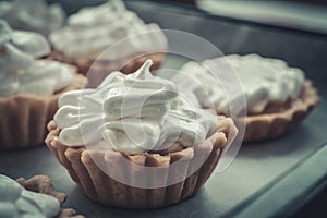 Tartlets with Italian meringue