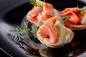 Tartlets with salmon.