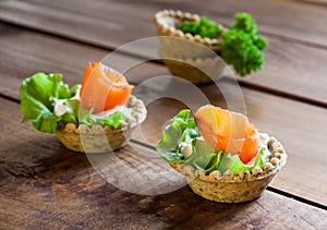 Tartlets with salmon