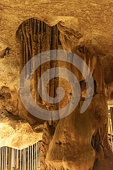 Taskuyu cave is located in Taskuyu Village, approximately 10 km northwest of Tarsus district of Mersin province. Taskuyu Cave in photo