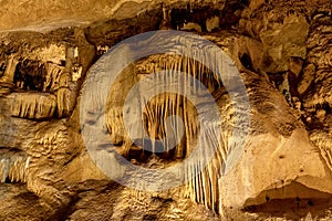 Taskuyu cave is located in Taskuyu Village, approximately 10 km northwest of Tarsus district of Mersin province. Taskuyu Cave in photo