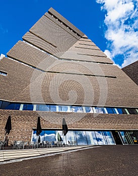 Tate Modern Tavatnik Building in London (hdr)