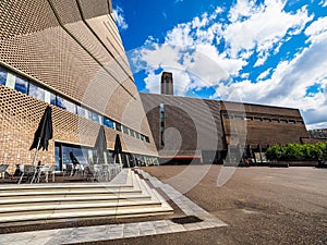 Tate Modern Tavatnik Building in London (hdr)