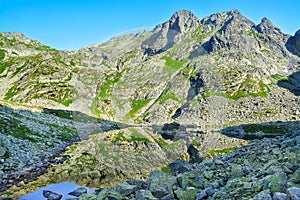 Tatry na Slovensku a jezero, krásná horská krajina