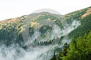 Tatry na Slovensku zahalené mrakmi